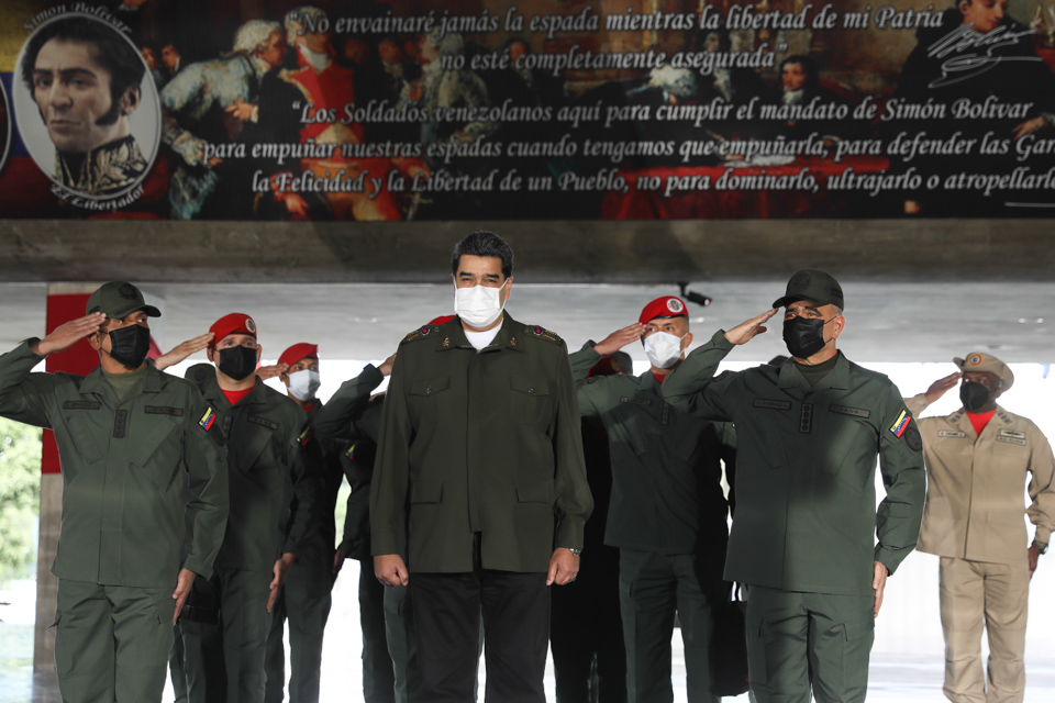 Presidente Maduro lidera Acto de Salutación a la FANB