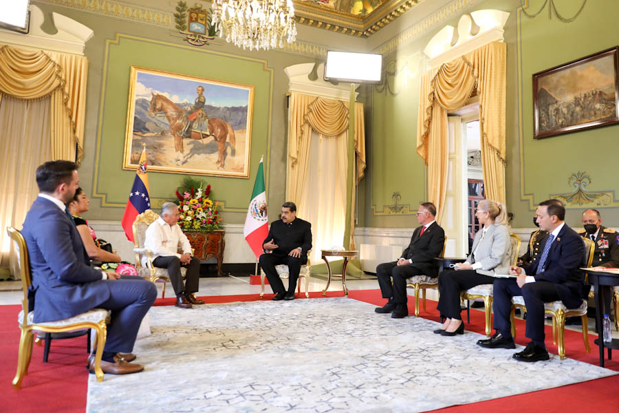 Embajador de México entrega cartas credenciales al presidente Nicolás Maduro