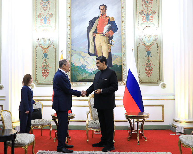 Presidente Nicolás Maduro sostiene reunión con el canciller de Rusia