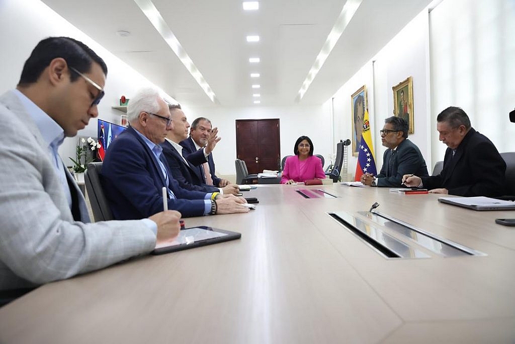 Vicepresidenta Ejecutiva lideró reunión de trabajo con equipos económicos del país