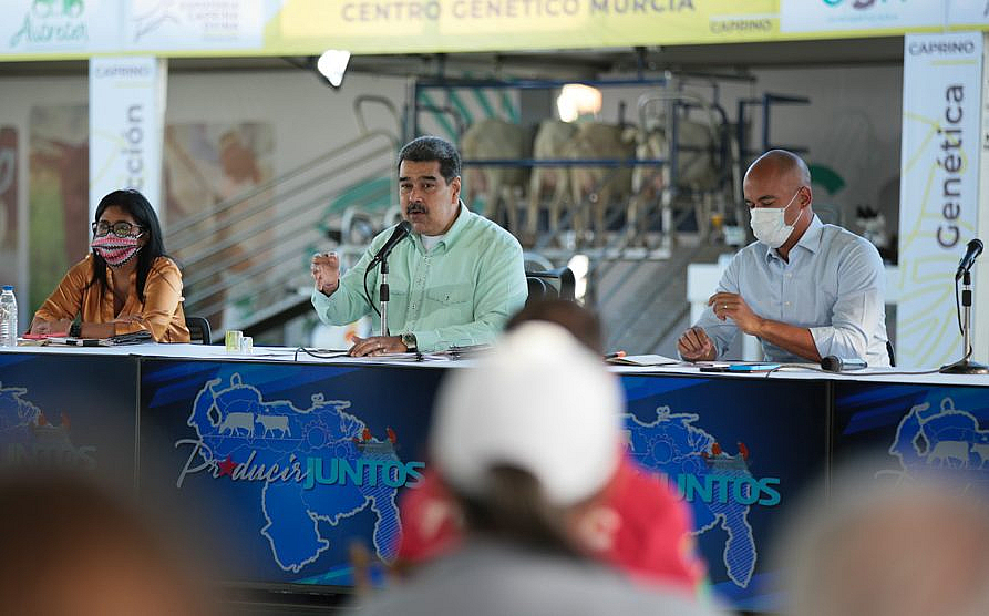Maduro llama al crecimiento productivo para incrementar exportación