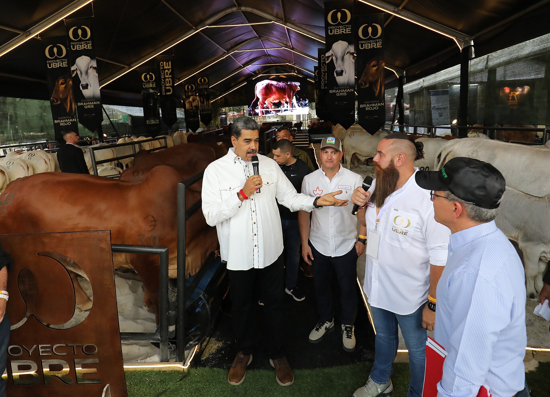 Presidente inauguró la XLVIII Feria Nacional del Cebú y sus cruces