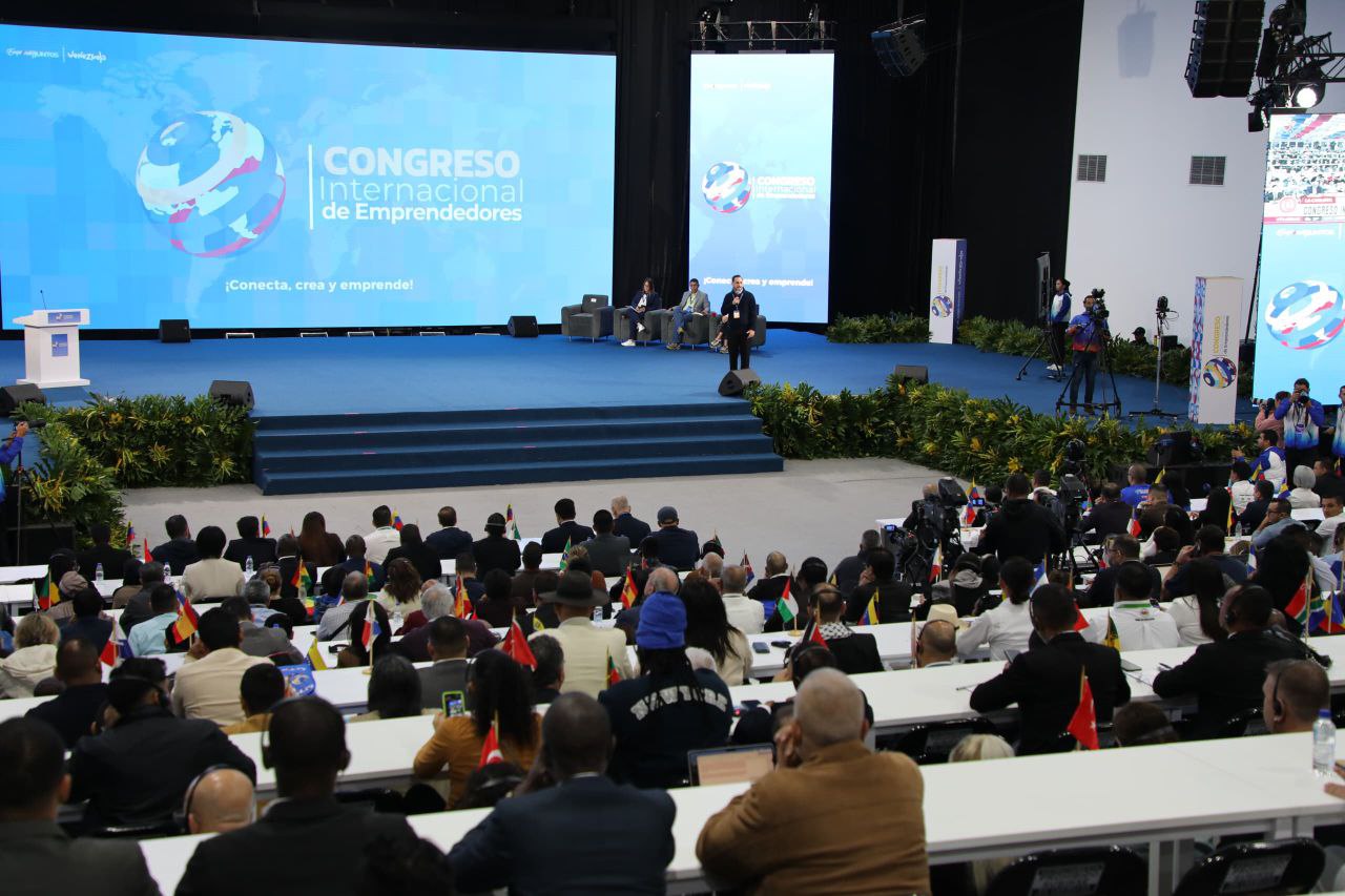 Más de 260 invitados internacionales se reúnen en el Primer Congreso Internacional de Emprendedores