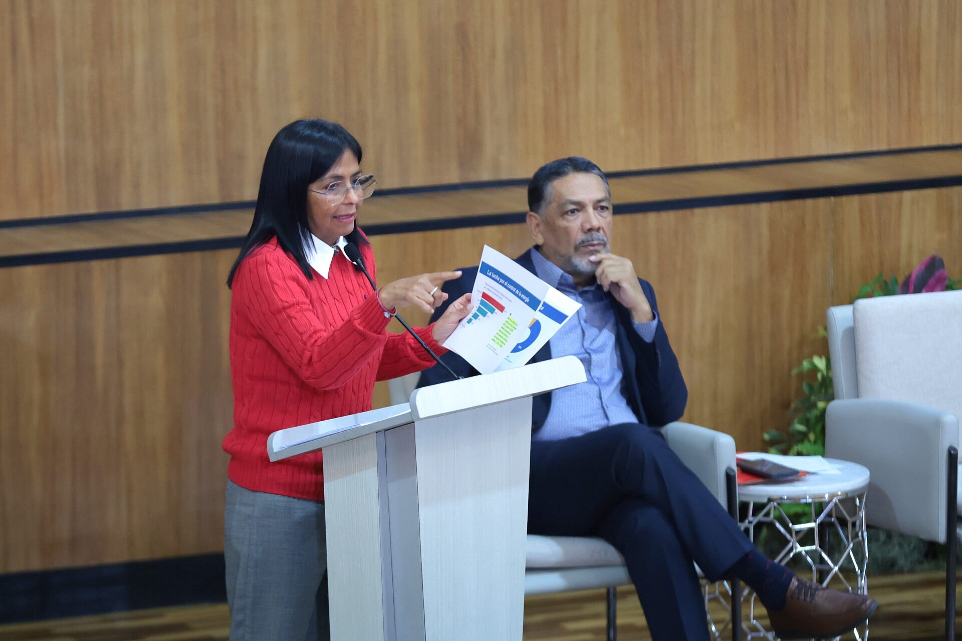 Con una Clase Magistral la Vicepresidenta Ejecutiva dio inicio al Diplomado en Medidas Coercitivas Unilaterales