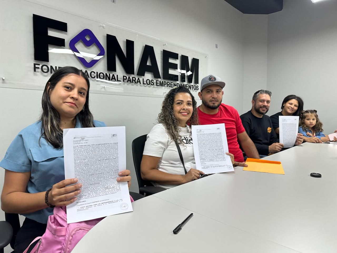 Emprendedores del Distrito Capital recibieron financiamientos por parte de Fonaem