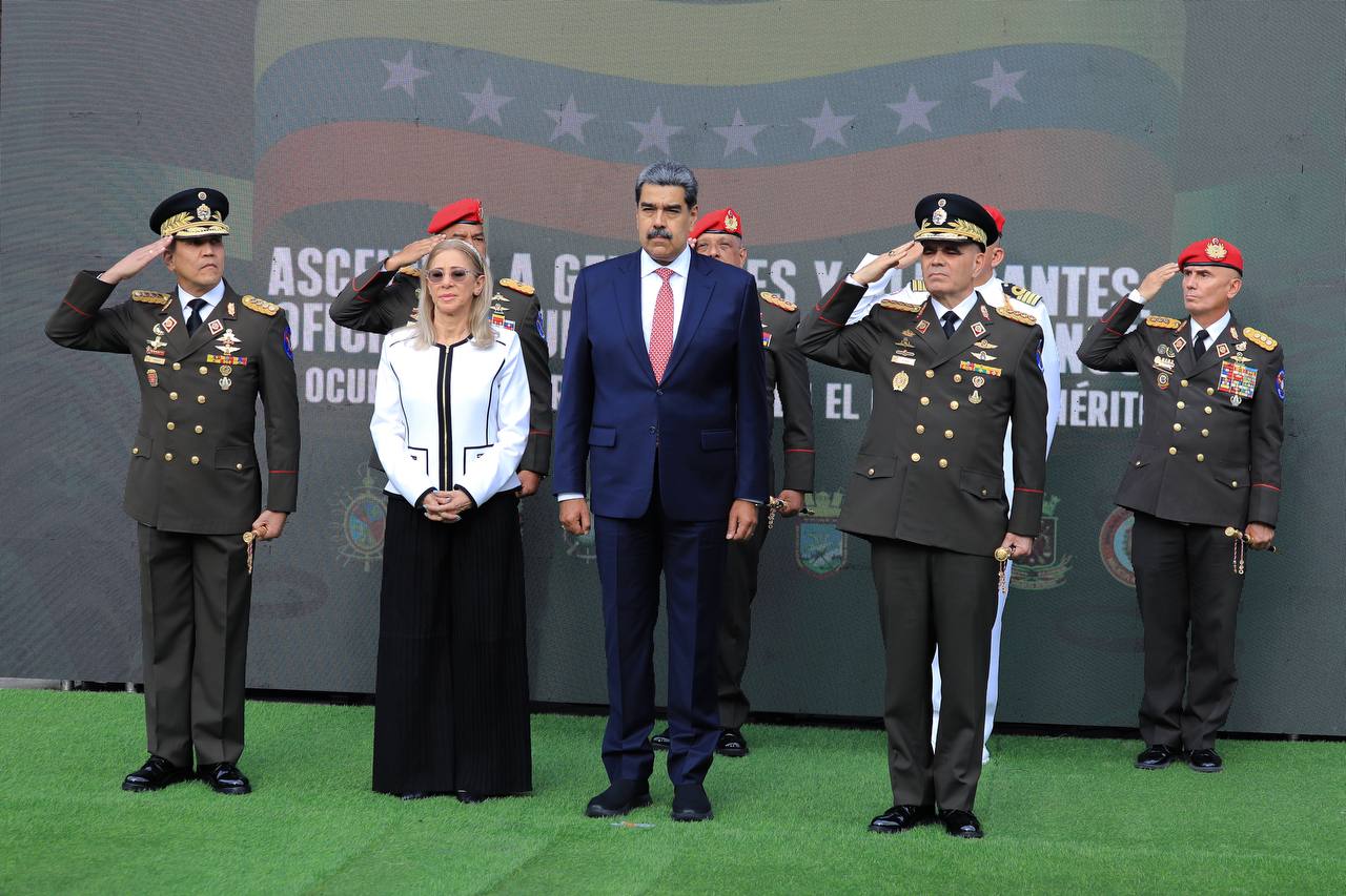Comandante en Jefe encabeza ascensos militares de los protectores de la Patria