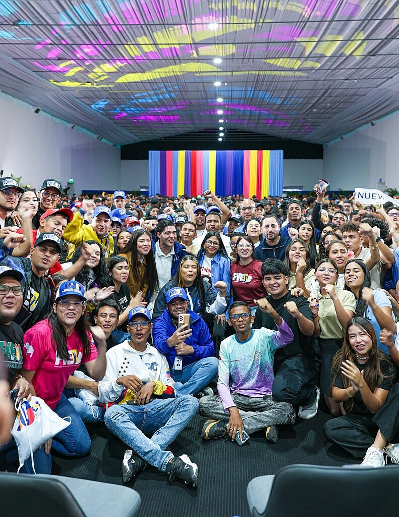 Vicepresidenta Rodríguez: La juventud es la generación genial que edifica la muralla infranqueable de la Patria