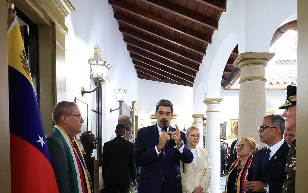 Líder de la revolución hace entrega de espacios rehabilitados en la sede de la Sociedad Bolivariana de Venezuela