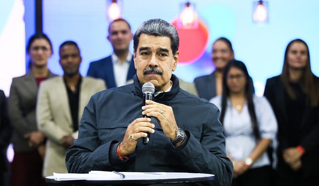 Presidente Maduro afirmó que 95 % de la población venezolana está bancarizada