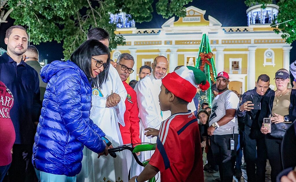 Niños y Niñas de La Pastora recibieron juguetes y celebraron en la víspera de La Navidad junto a las familias