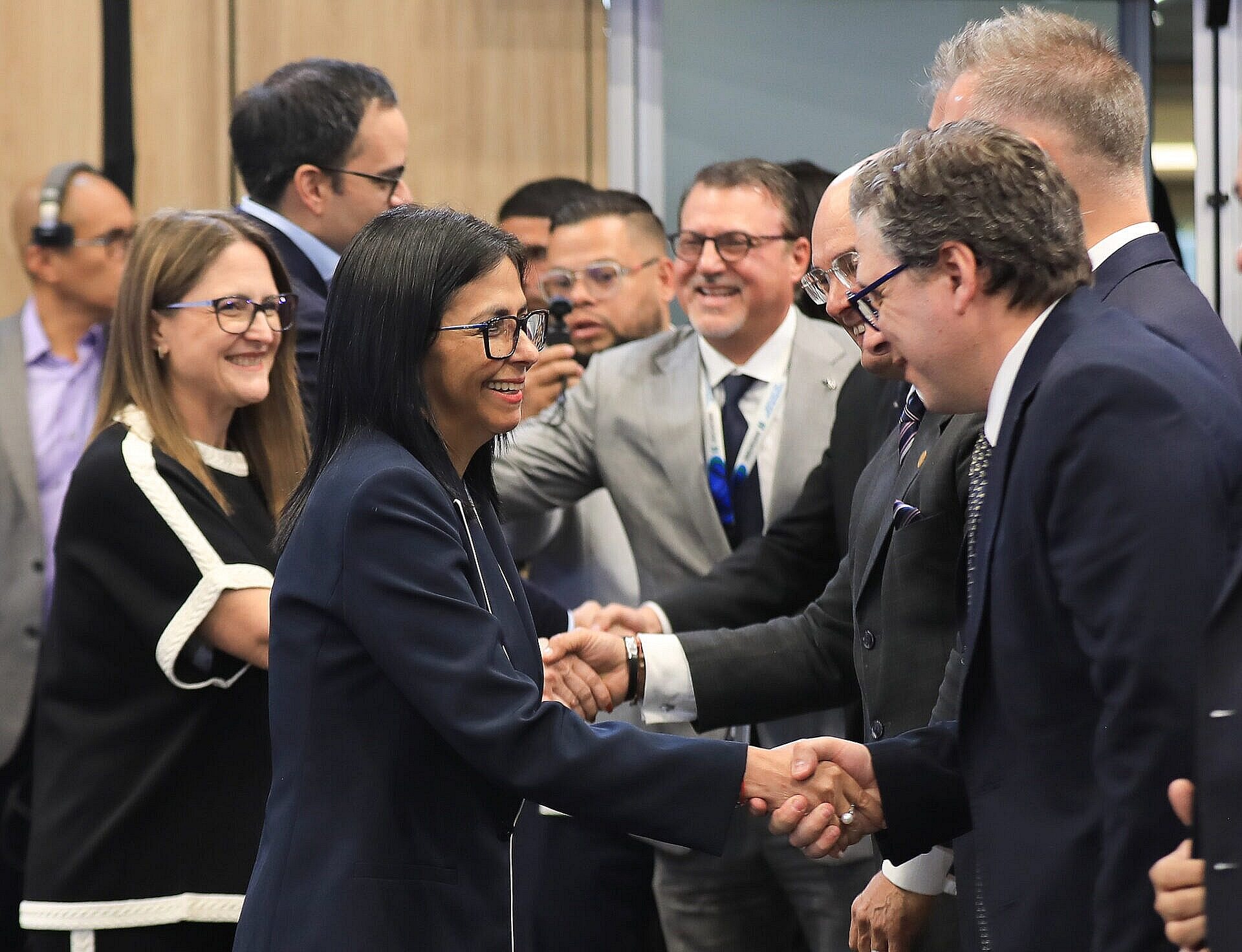 Sector farmacéutico y bancario ratifican compromiso con el crecimiento económico ante el Consejo Nacional de Economía