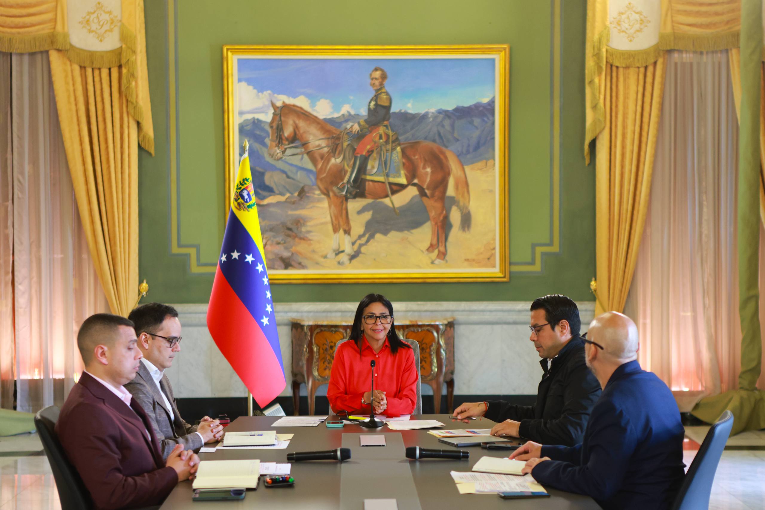 Reunión de trabajo del Motor Industrias Básicas y Minería lidera la Presidenta (E) Delcy Rodríguez en el Palacio de Miraflores