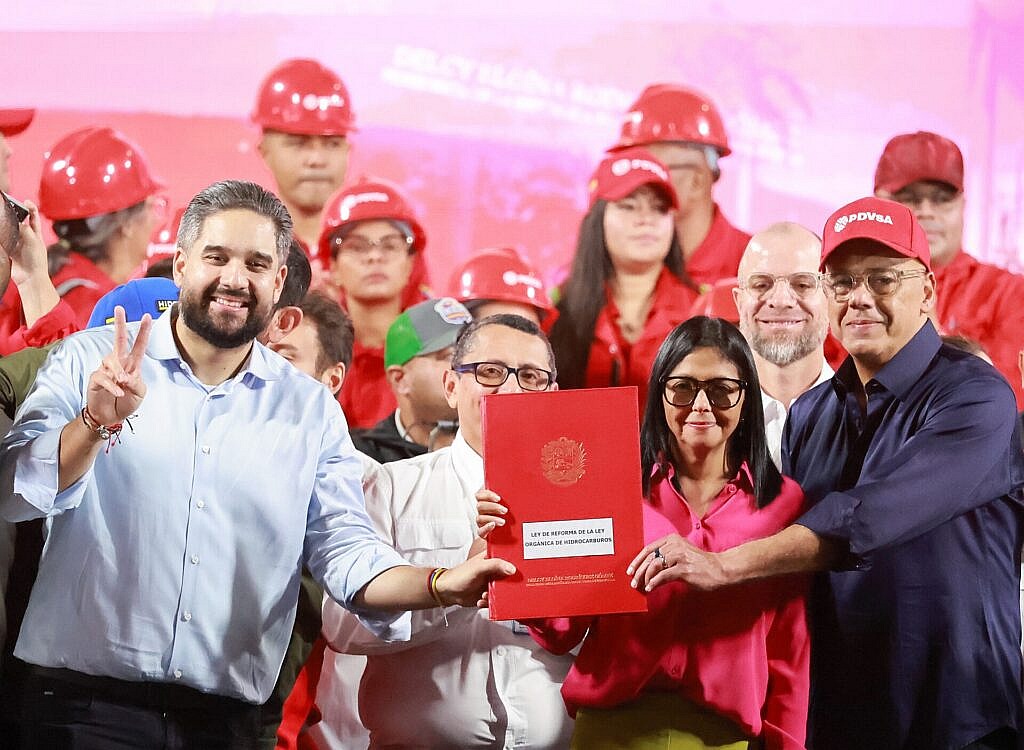 Ley de Hidrocarburos es aprobada por unanimidad para convertir el petróleo en bienestar social