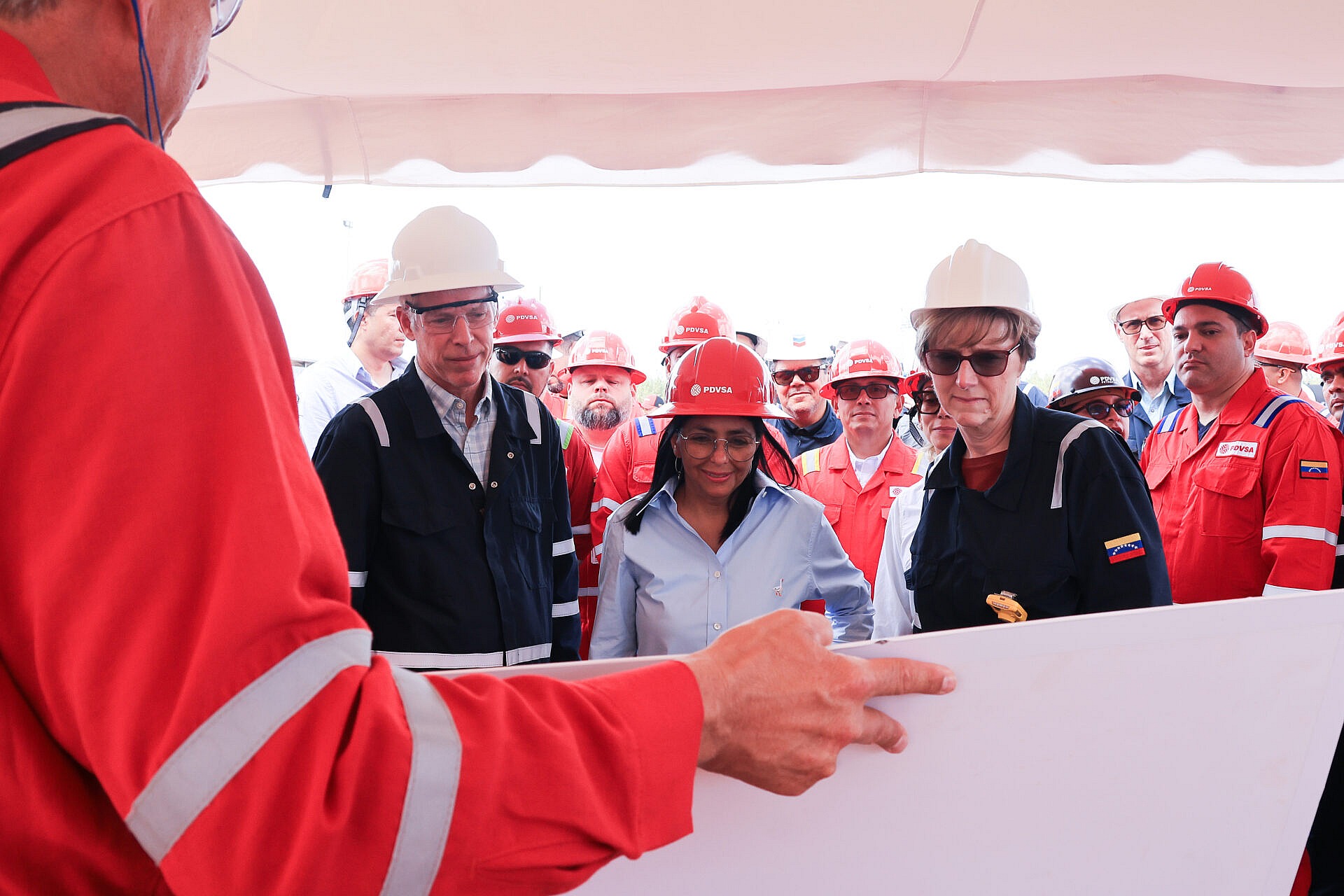 Presidenta Encargada recorre instalaciones de hidrocarburos en Monagas junto al Secretario de Energía de los EE.UU.