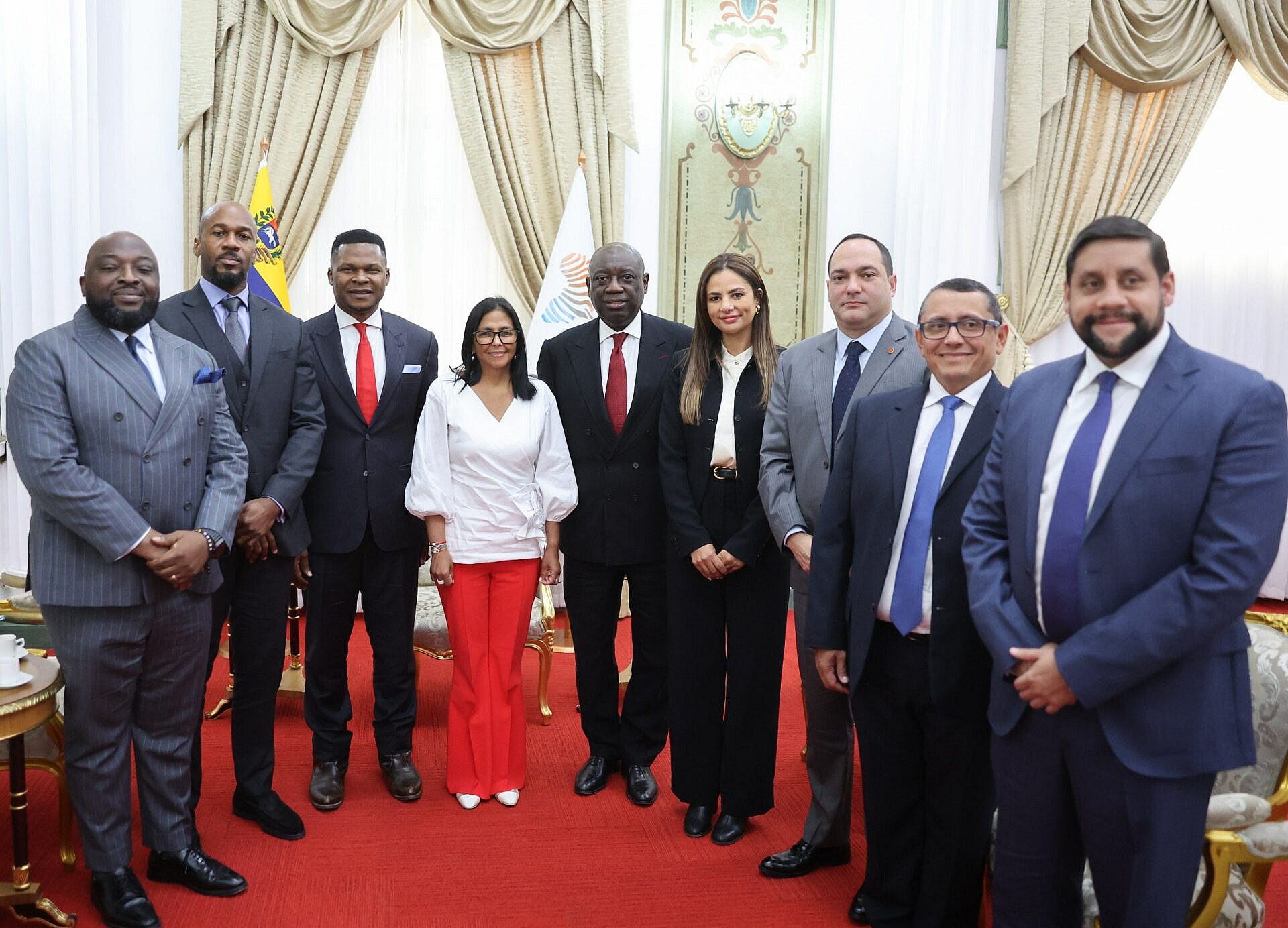 Presidenta (E) Delcy Rodríguez se reunió en Caracas con altos representantes de la Cámara Africana de Energía