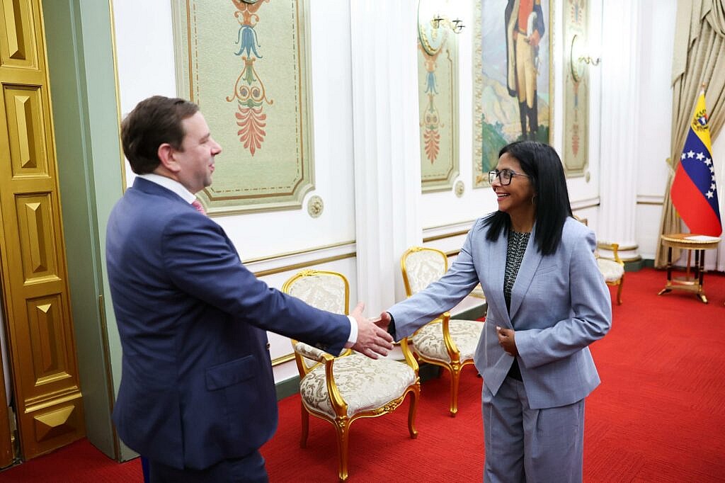 Presidenta (E) Delcy Rodríguez se reunió con representantes de la empresa Shell en el Palacio de Miraflores