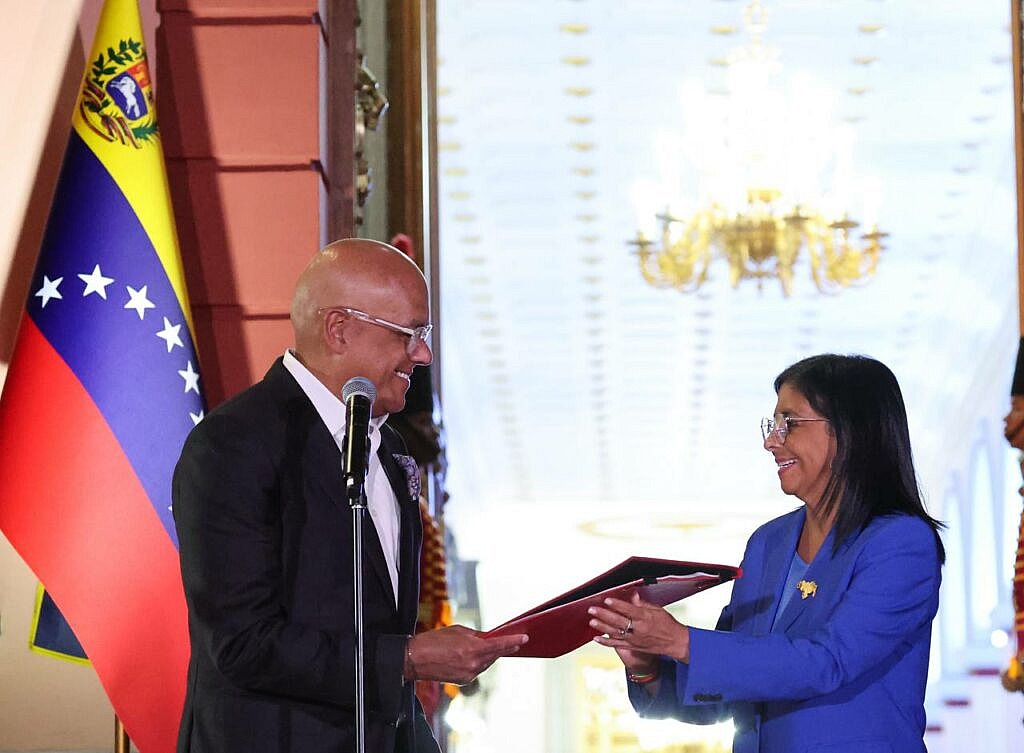 <a class="amazingslider-posttitle-link" href="https://www.mppef.gob.ve/presidenta-e-delcy-rodriguez-promulga-ley-de-amnistia-para-consolidar-la-paz-y-el-reencuentro-nacional/">Presidenta (E) Delcy Rodríguez promulga Ley de Amnistía para consolidar la paz y el reencuentro nacional</a> Presidenta (E) Delcy Rodríguez promulga Ley de Amnistía para consolidar la paz y el reencuentro nacional