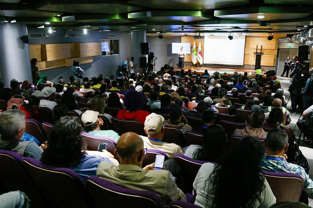Presidenta (E) Delcy Rodríguez sostuvo contacto telefónico con el Encuentro de Sembradores y Sembradoras de Agua