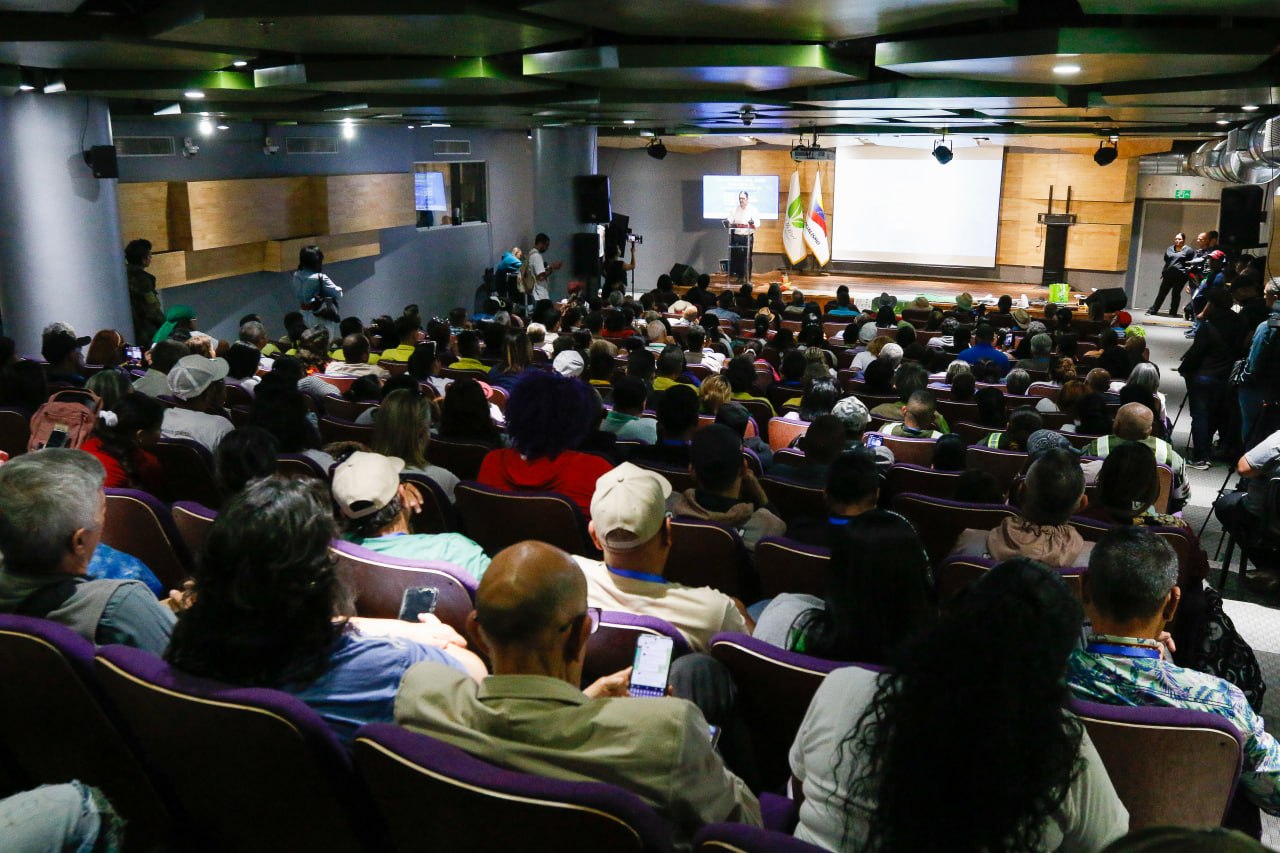 Presidenta (E) Delcy Rodríguez sostuvo contacto telefónico con el Encuentro de Sembradores y Sembradoras de Agua