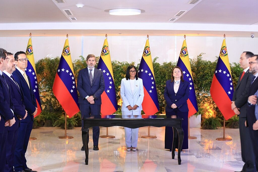 Presidenta (E) Delcy Rodríguez firma acuerdos estratégicos con Repsol para fortalecer el sector hidrocarburos en Venezuela
