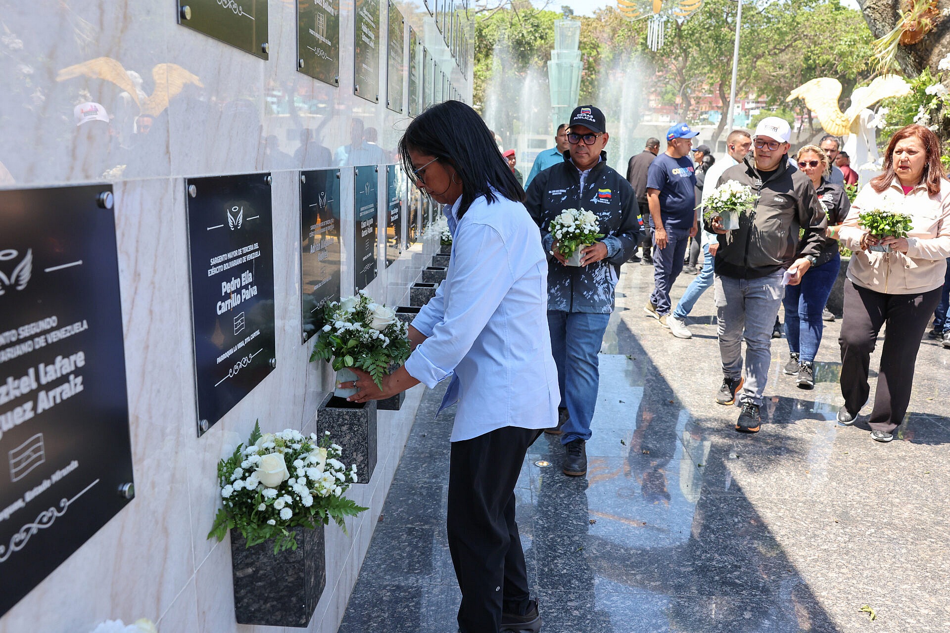 Inauguran monumento en honor a los héroes y heroínas del 3 de enero en el Cementerio General del Sur