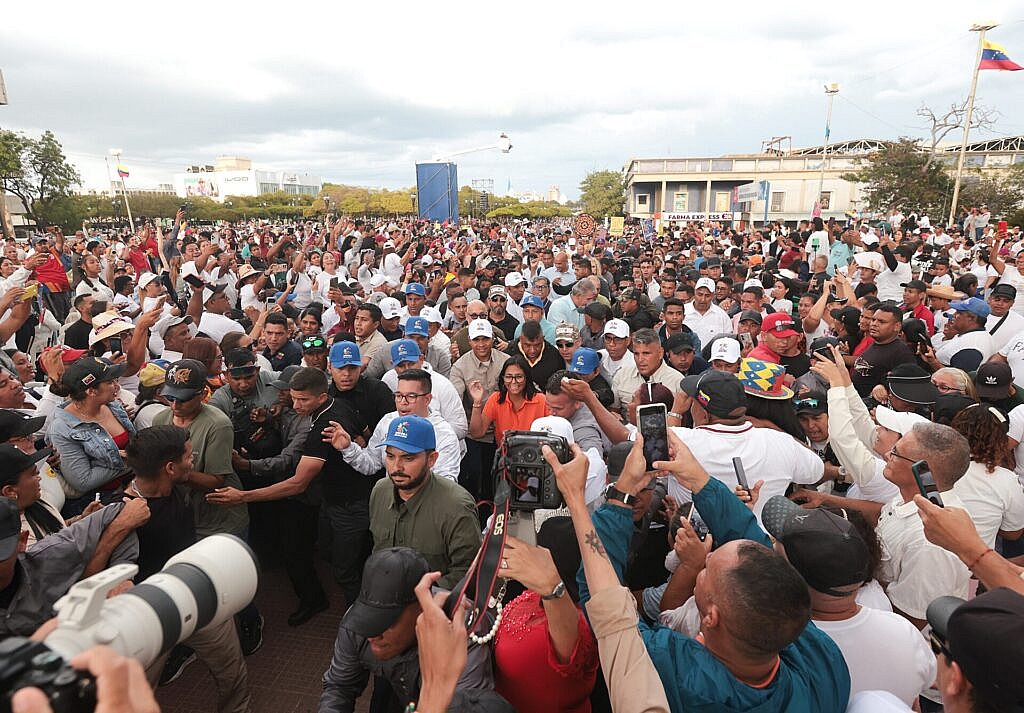 Presidenta (E) Delcy Rodríguez promete luchar por un país libre de sanciones