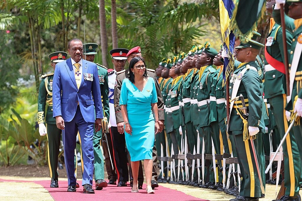 Presidenta (E) Delcy Rodríguez inicia agenda de este lunes en Barbados y es recibida por el jefe de Estado, Jeffrey Bostic