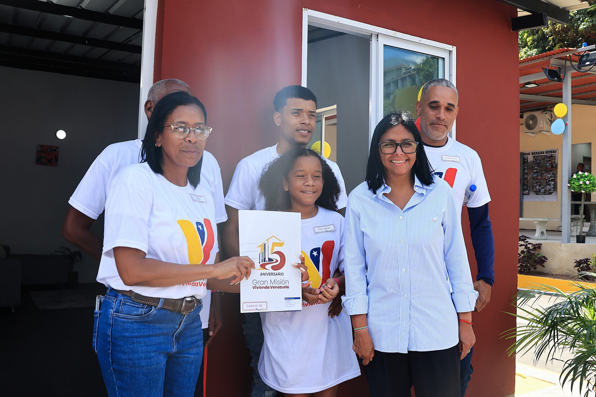 Presidenta (E) Delcy Rodríguez entrega viviendas al cumplirse el 15º aniversario de la GMVV