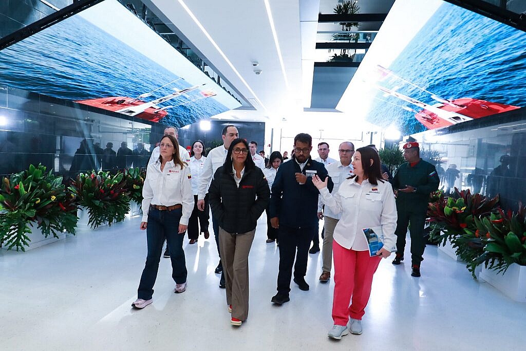 Presidenta (E) inaugura Centro Tecnológico y de Gestión de Datos de Hidrocarburos