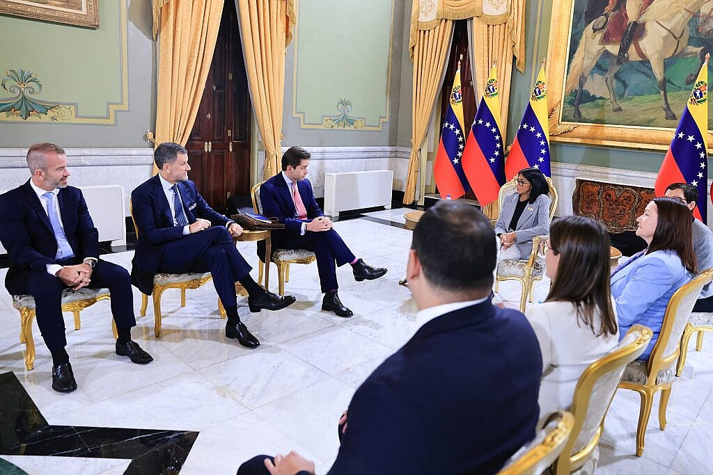 Presidenta (E ) Delcy Rodríguez sostuvo reunión estratégica con la corporación internacional Trafigura