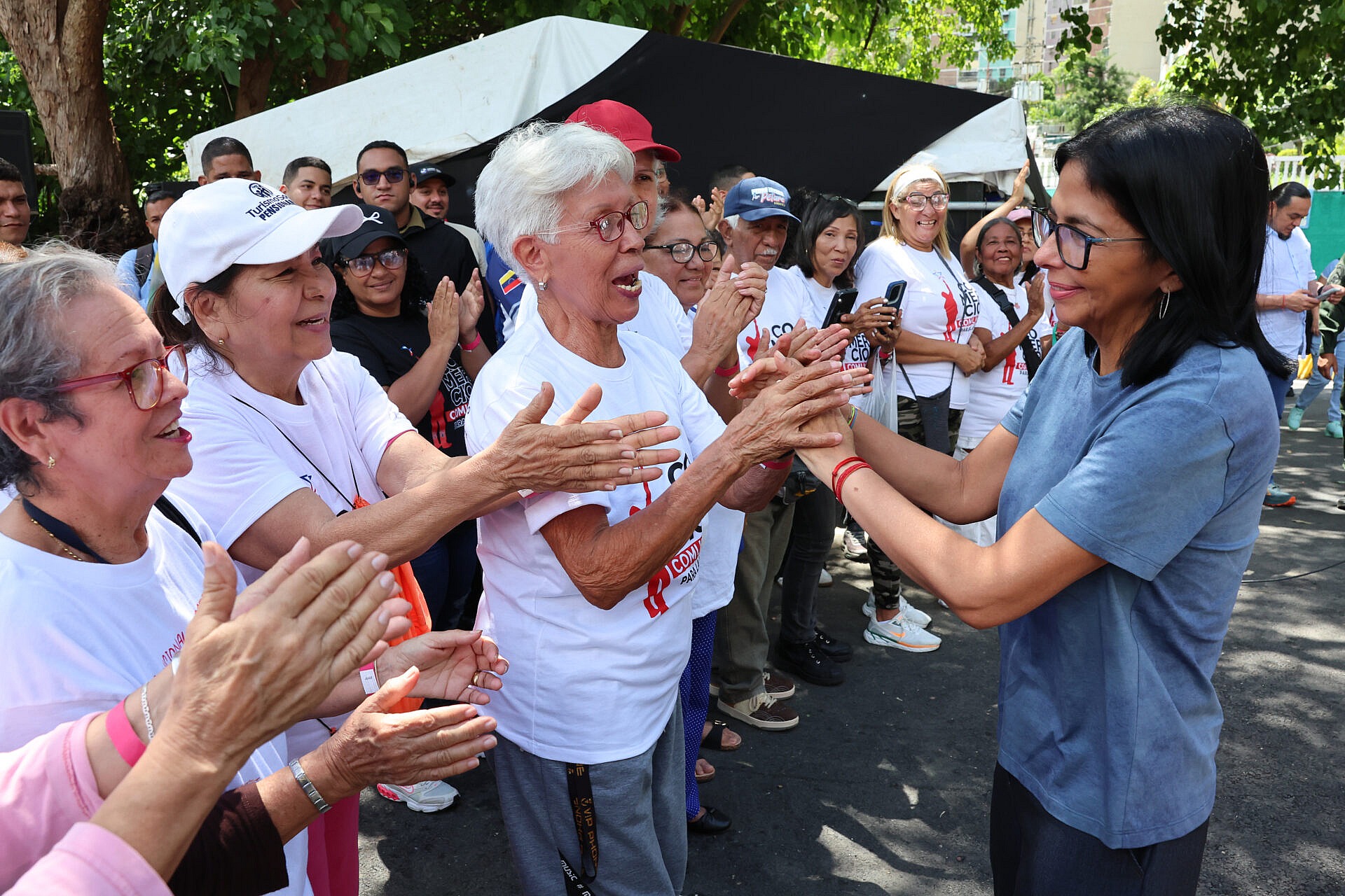 Presidenta (E) Delcy Rodríguez recorrió espacios comunales en Caucagüita