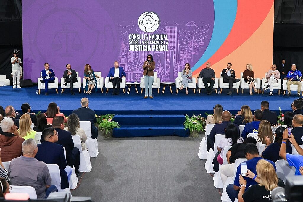 Presidenta (E) Delcy Rodríguez lideró lanzamiento de la Gran Consulta Nacional para la Reforma de la Justicia Penal