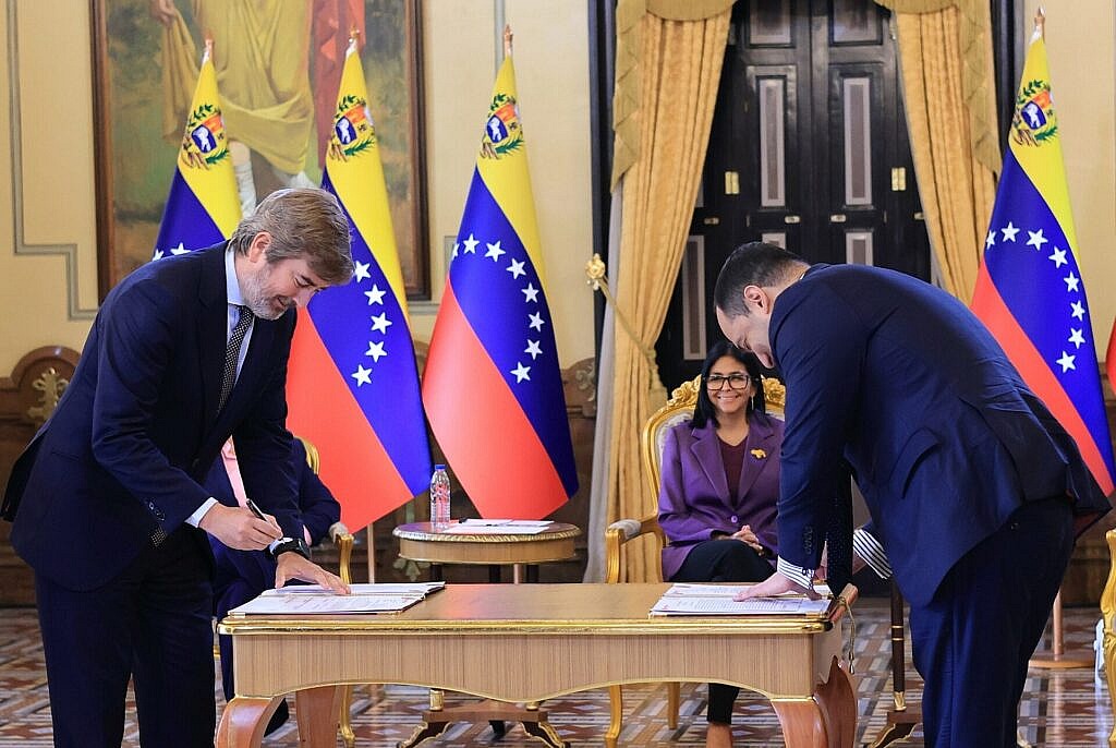 PDVSA y Repsol firman Memorando de Entendimiento en materia de crudo y gas