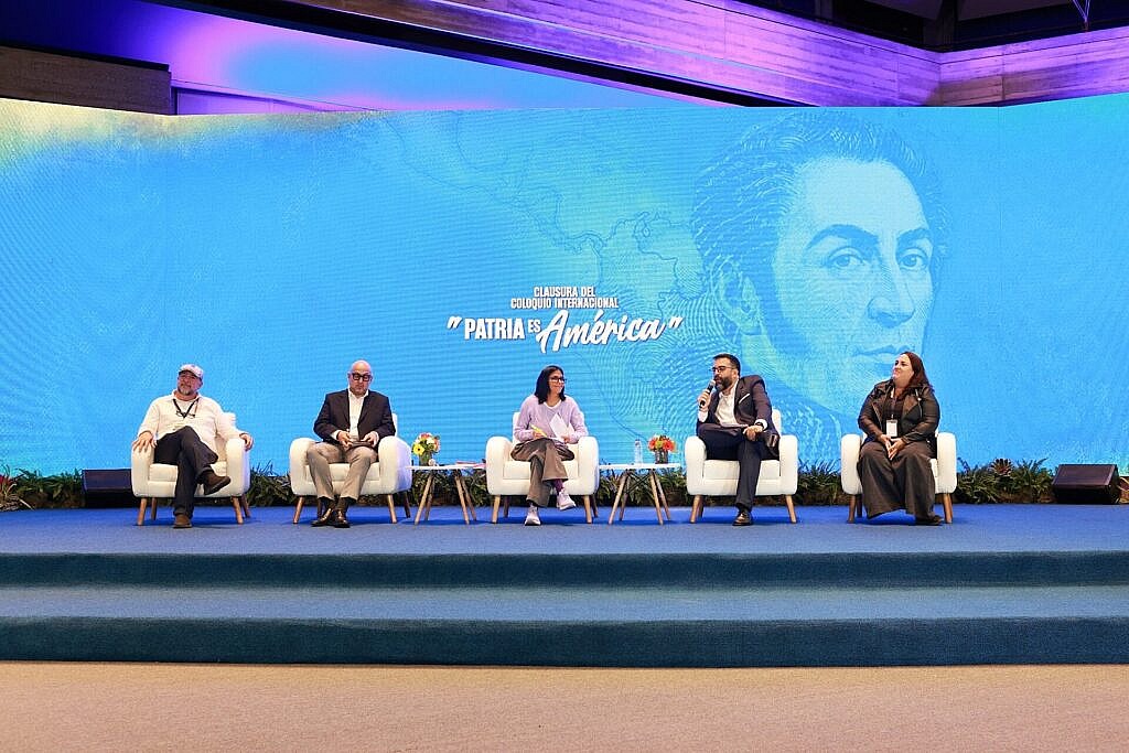 Presidenta (E) Delcy Rodríguez conmemora Bicentenario del Congreso Anfictiónico de Panamá junto a intelectuales de 12 naciones