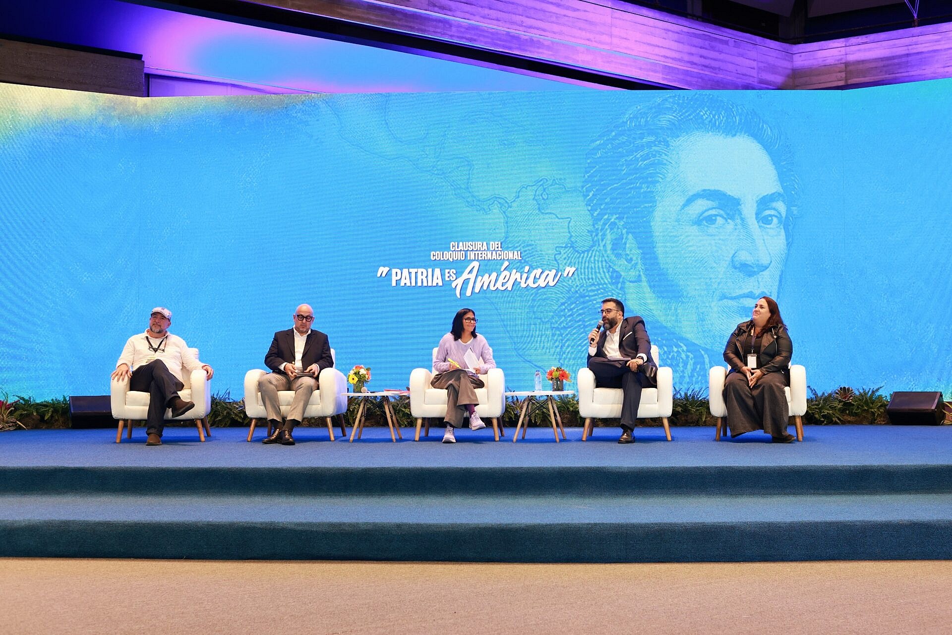 Presidenta (E) Delcy Rodríguez conmemora Bicentenario del Congreso Anfictiónico de Panamá junto a intelectuales de 12 naciones