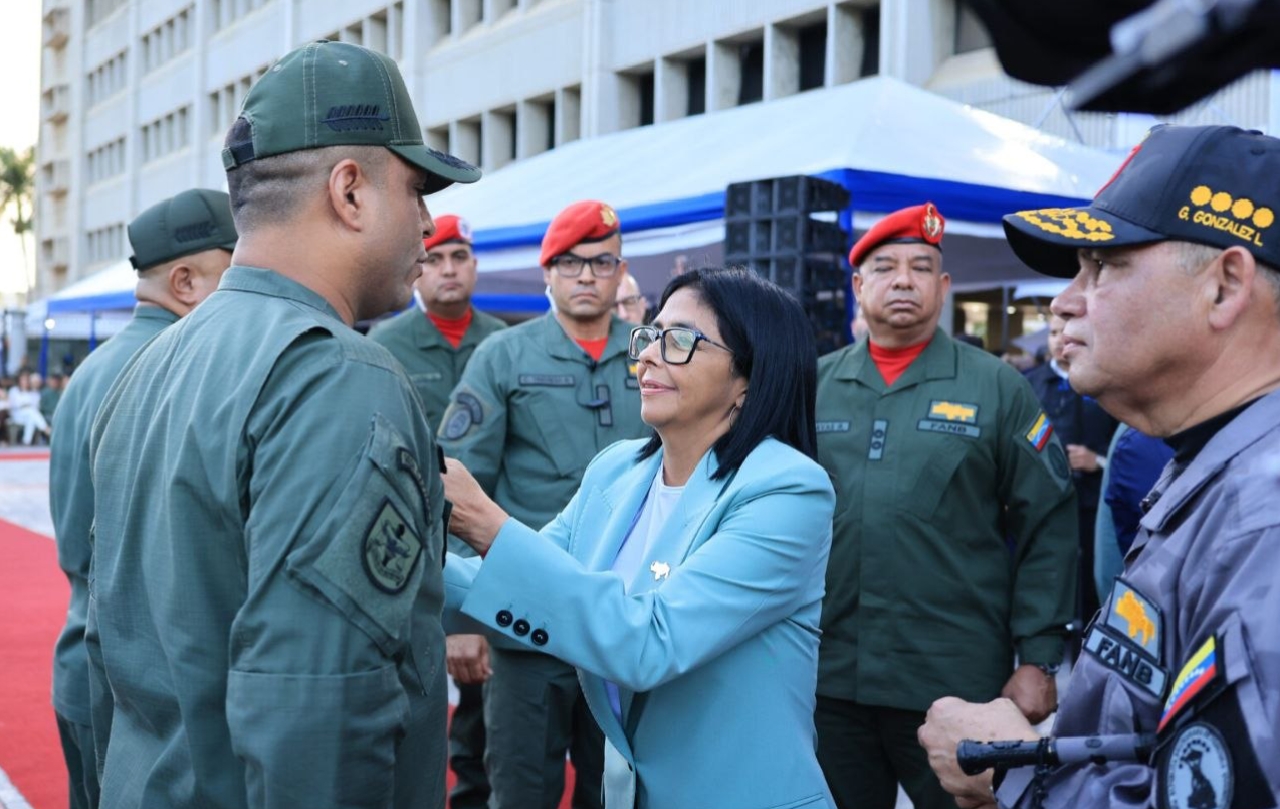 Presidenta Delcy Rodríguez lideró ascensos militares a 243 años del Natalicio del Libertador, 203 años de la Batalla Naval del Lago y Día de la Armada