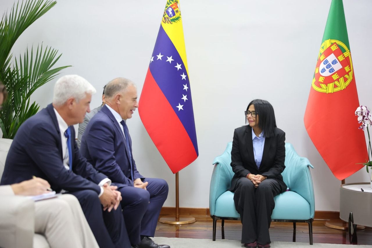 Presidenta Encargada evalúa agenda de cooperación con autoridades de Portugal ante contingencia sísmica