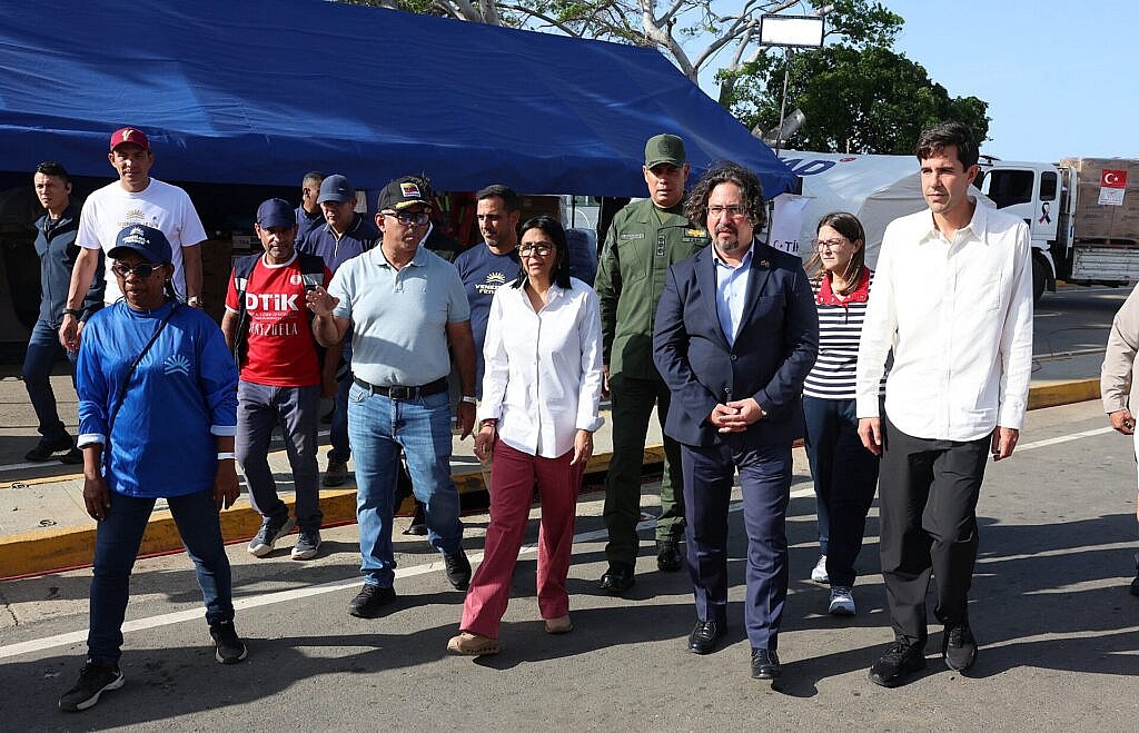 Presidenta Encargada Delcy Rodríguez gestiona recepción de 33,9 toneladas de asistencia humanitaria enviada por Türkiye