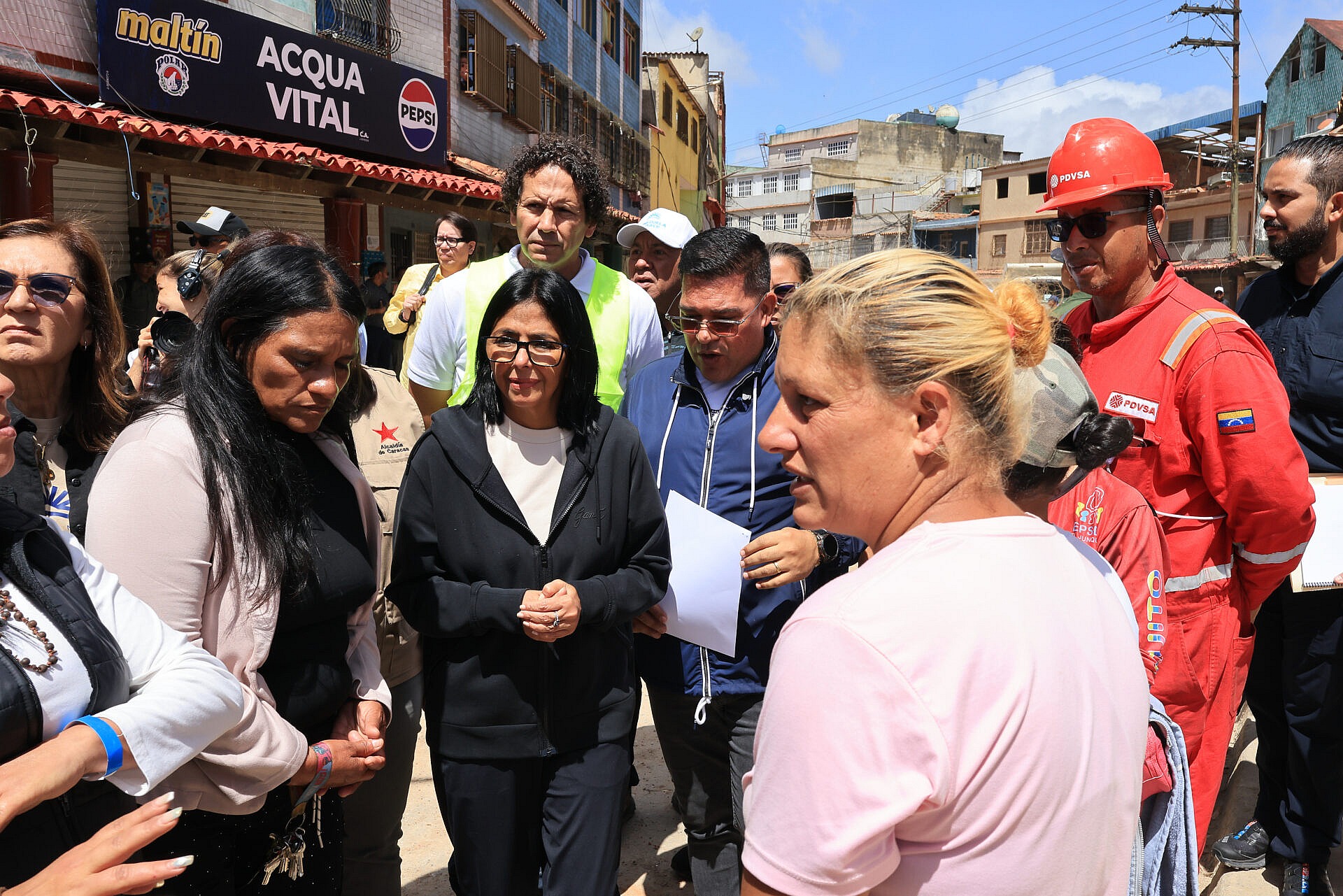 Gobierno Nacional impulsa atención financiera y reactivación económica para comercios y productores de El Junquito