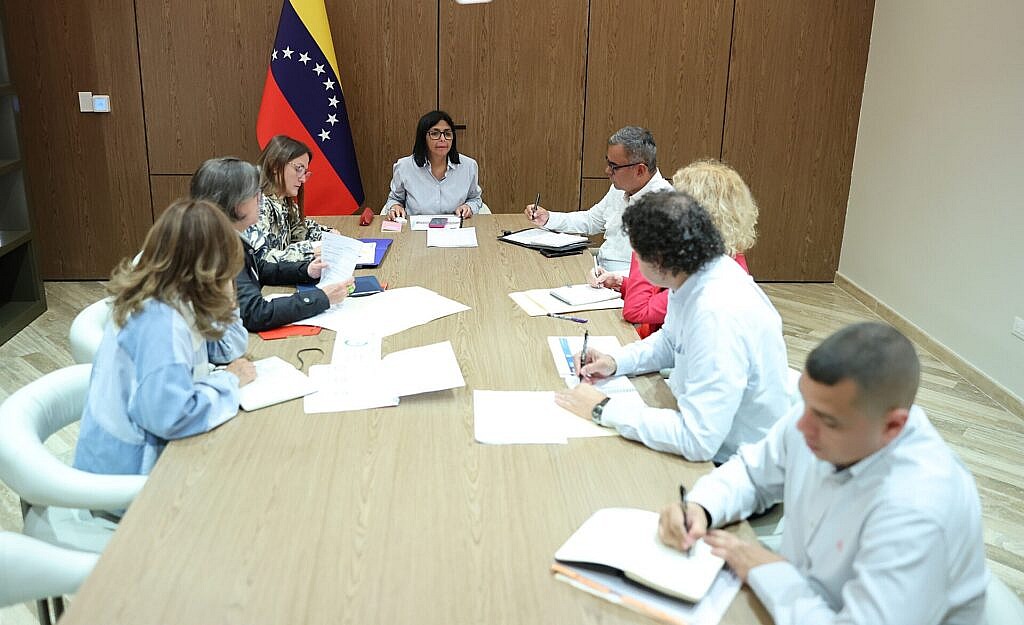 Presidenta Delcy Rodríguez revisa avances del Plan Venezuela Renace y entrega de viviendas