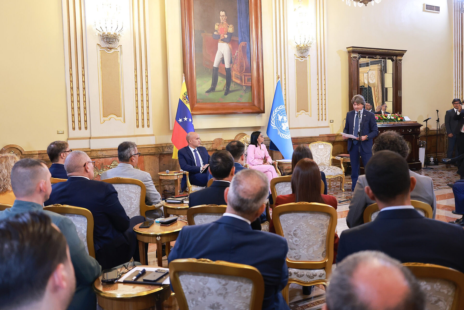 Presidenta Delcy Rodríguez instala taller con la ONU para el plan de reconstrucción tras terremotos