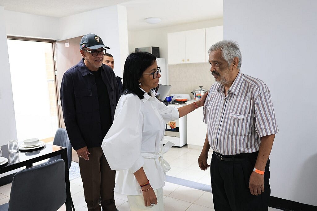 Delcy Rodríguez anuncia estrategia integral de vivienda tras el doblete sísmico