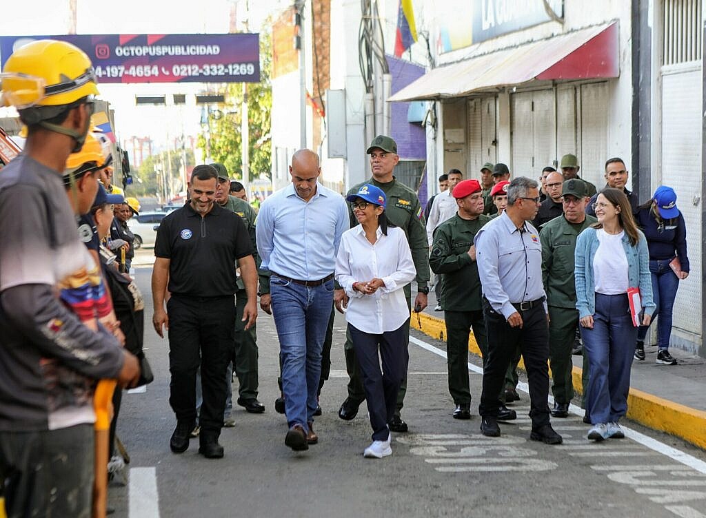 Presidenta Delcy Rodríguez activa Plan de Reconstrucción Escolar en La Guaira mediante Bricomiles