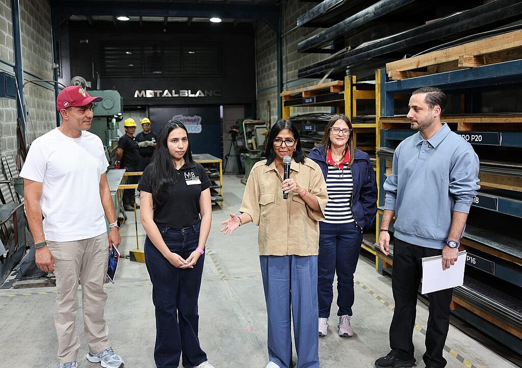 Presidenta Delcy Rodríguez inspeccionó avance de industria metalúrgica impulsada por jóvenes emprendedores