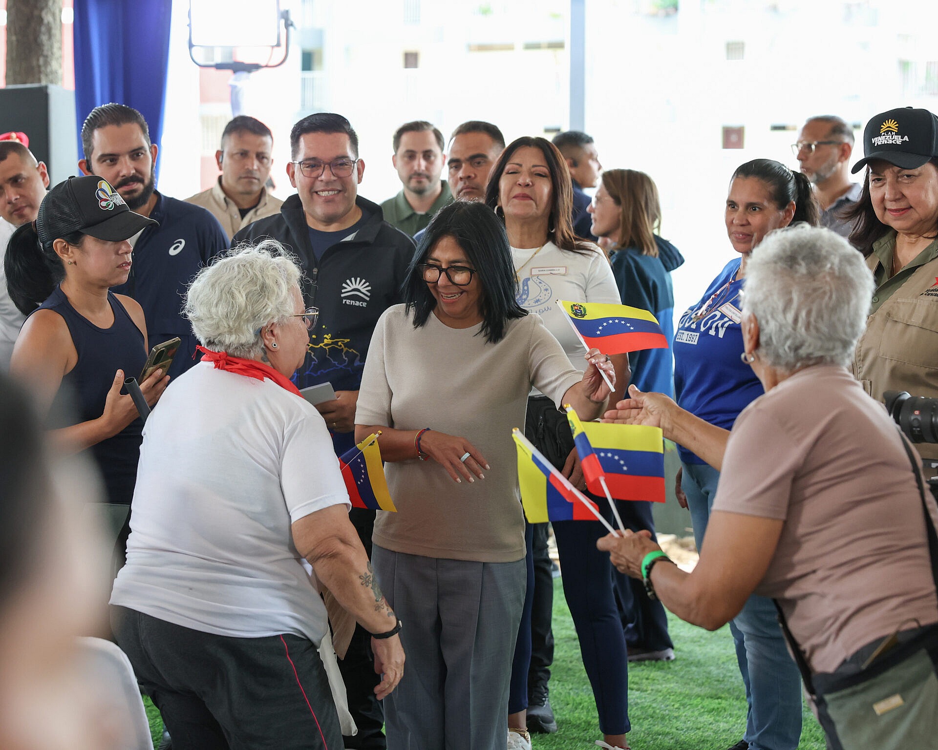 Entregan financiamiento a 35 condominios para la rehabilitación integral de edificios y viviendas