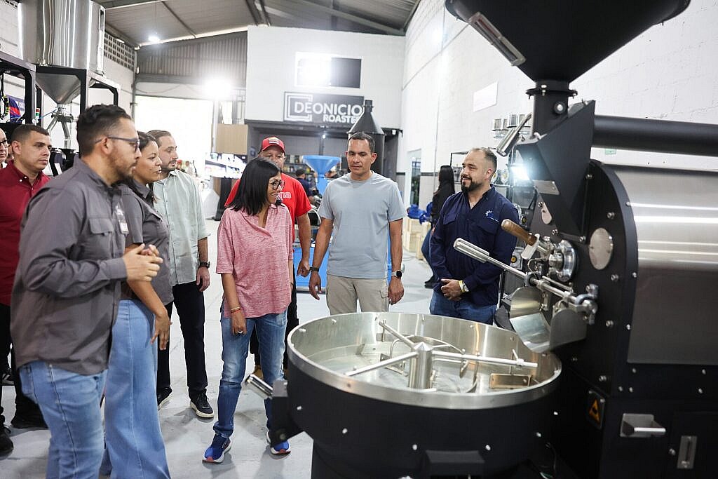 <a class="amazingslider-posttitle-link" href="https://www.mppef.gob.ve/presidenta-delcy-rodriguez-recorrio-fabrica-de-torrefactoras-para-el-sector-cafetalero-desde-miranda/">Presidenta Delcy Rodríguez recorrió fábrica de torrefactoras para el sector cafetalero desde Miranda</a> Presidenta Delcy Rodríguez recorrió fábrica de torrefactoras para el sector cafetalero desde Miranda