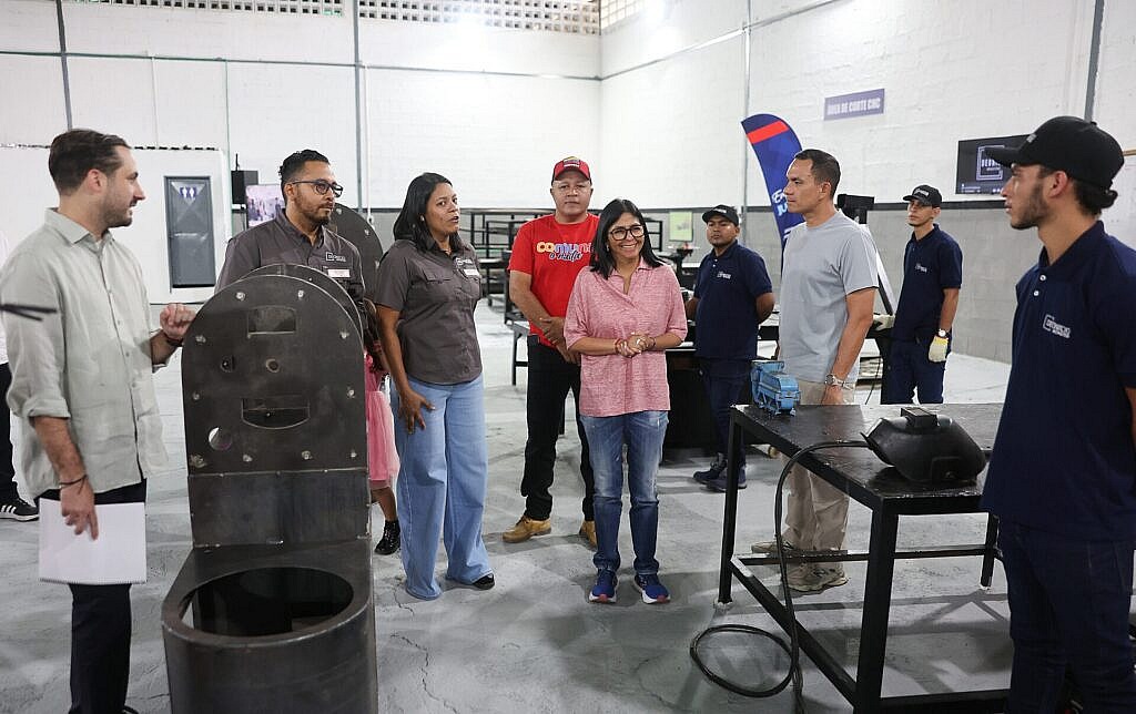 Jefa de Estado destaca integración de los sectores productivos para el crecimiento económico del país