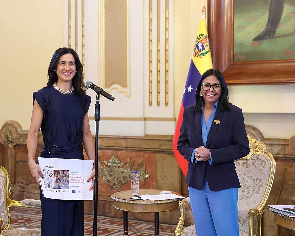 Presidenta Delcy Rodríguez recibe a la Directora Regional del PNUD, Michelle Muschett, en el Palacio de Miraflores