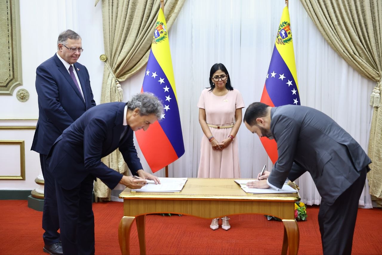 Presidenta Delcy Rodríguez lideró firma de memorando de entendimiento con la empresa TotalEnergies E&P New Ventures