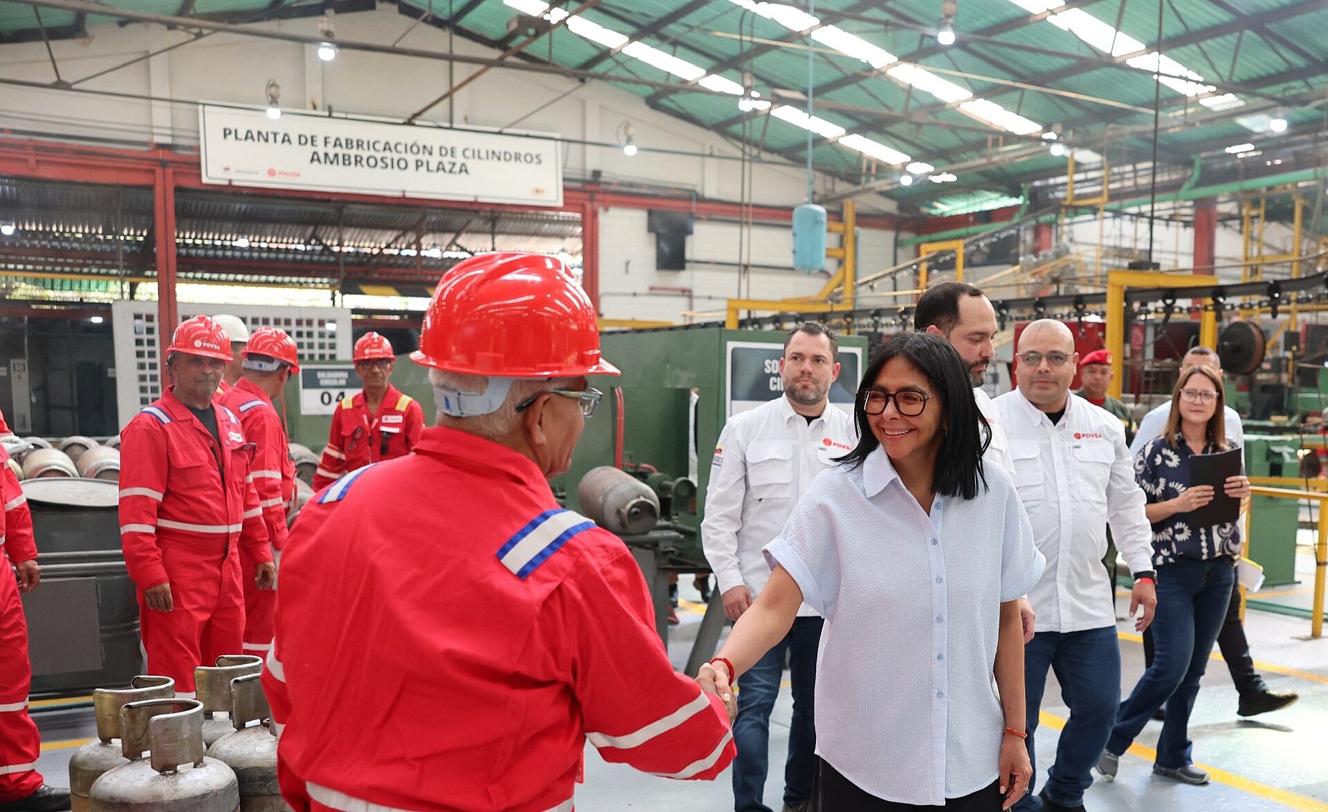 Presidenta Delcy Rodríguez inspeccionó Planta de Cilindros de Gas Comunal Ambrosio Plaza en Guarenas